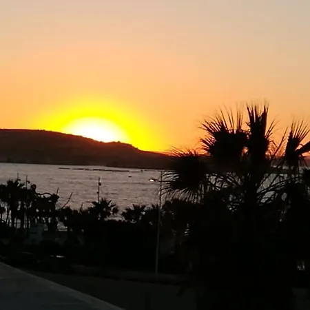 아파트 Sunshine Holiday 7 With Spectacular Seaviews