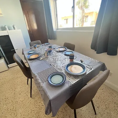 아파트 Sunshine Holiday 7 With Spectacular Seaviews
